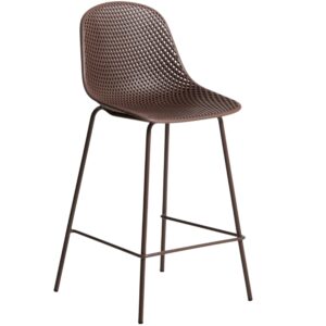 Kave Home Hnědá plastová barová židle Quinby 65 cm